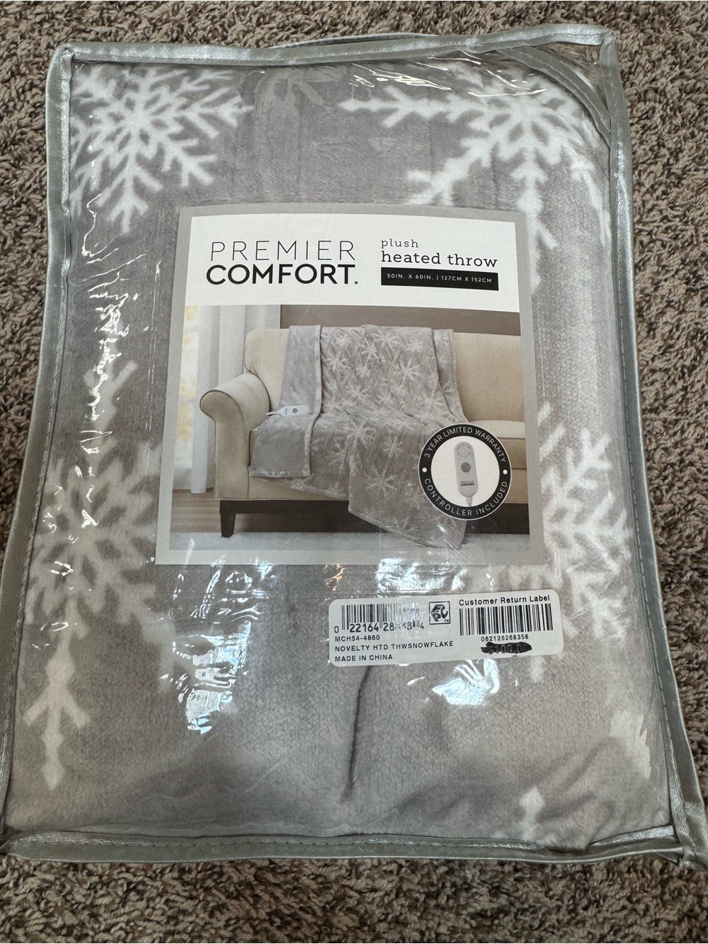 Plush Heated Throw in Gray Snowflake